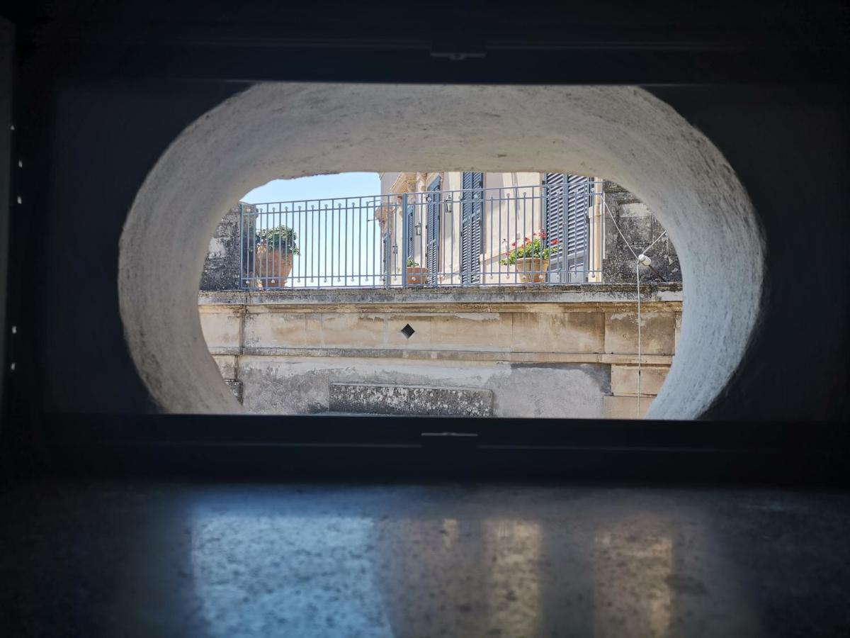 Palazzo Geremia - Le Dimore Dell'Antiquario Leilighet Acireale Eksteriør bilde
